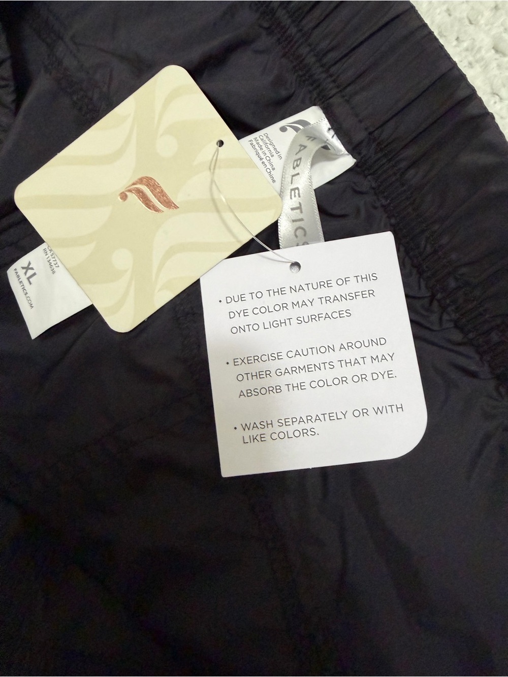 Fabletics Black Lightweight Cargo Parachute Jogger Women’s Size XL NWT - Picture 10 of 10